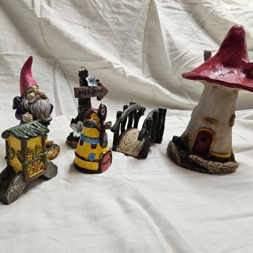 Fairy Garden Mushroom House Gnome Statue Bridge Lighthouse Welcome Figurines